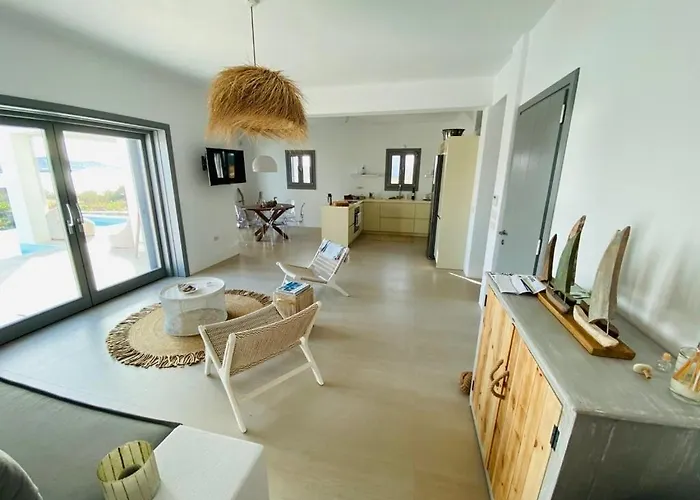 Dreamy Sunset A Few Steps From The Villa